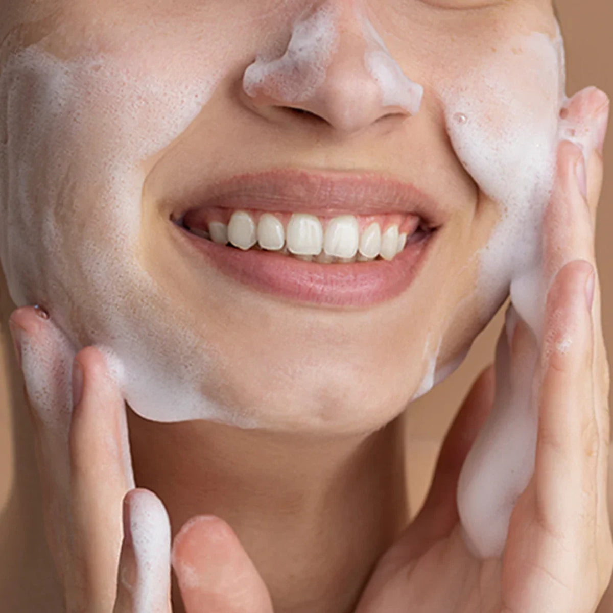 Conatural Vitamin E Face Wash creamy hydrating cleanser gentle daily face wash Pakistan girl applying
